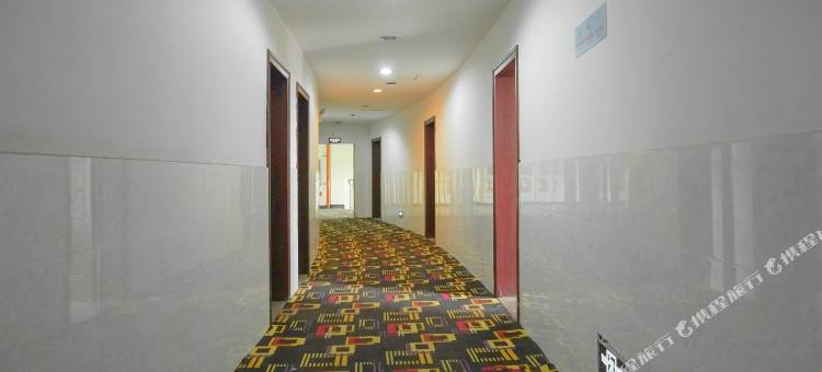 OYO衢州龙威宾馆图片