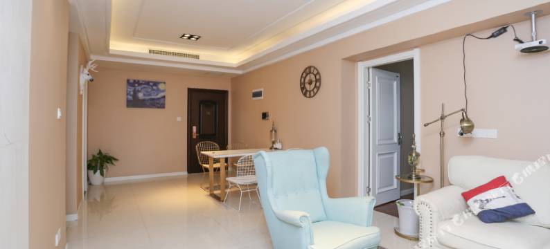 平行世界自助公寓(武汉大学店)图片