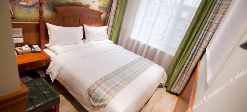 雅客小镇假日酒店(长春火车站新天地购物公园店)图片