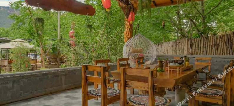 鸡足山古树林休闲客栈图片