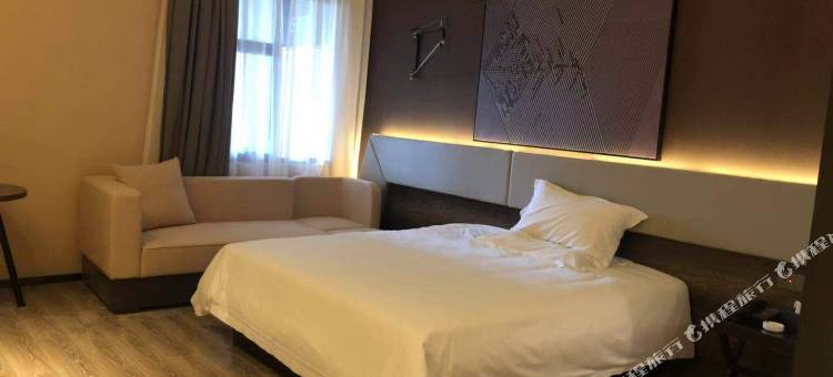 IU酒店(郑州郑东新区郑大一附院店)图片