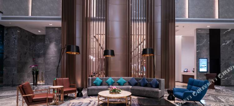 深圳澔悦格兰云天国际酒店(国际会展中心海上田园东地铁站店)图片