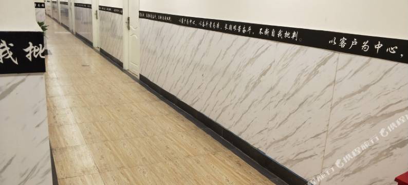 上海深山顶处的石头公寓(5号店)图片