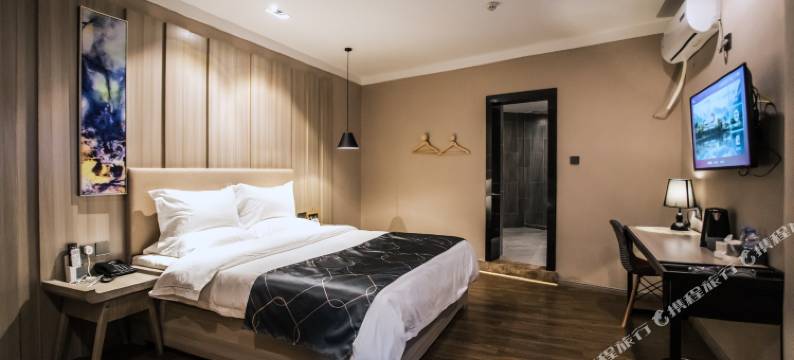 轻雅酒店(碧落凤凰店)图片