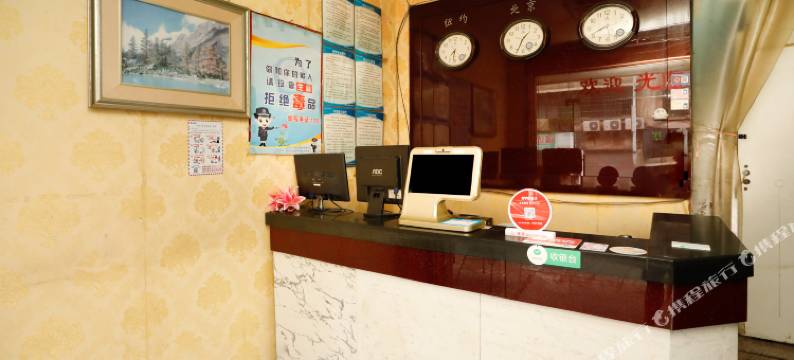 OYO金华紫红宾馆图片