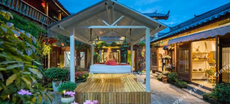 雲且曼·观日照金山·雪山全景美宿(丽江古城忠义市场店)图片