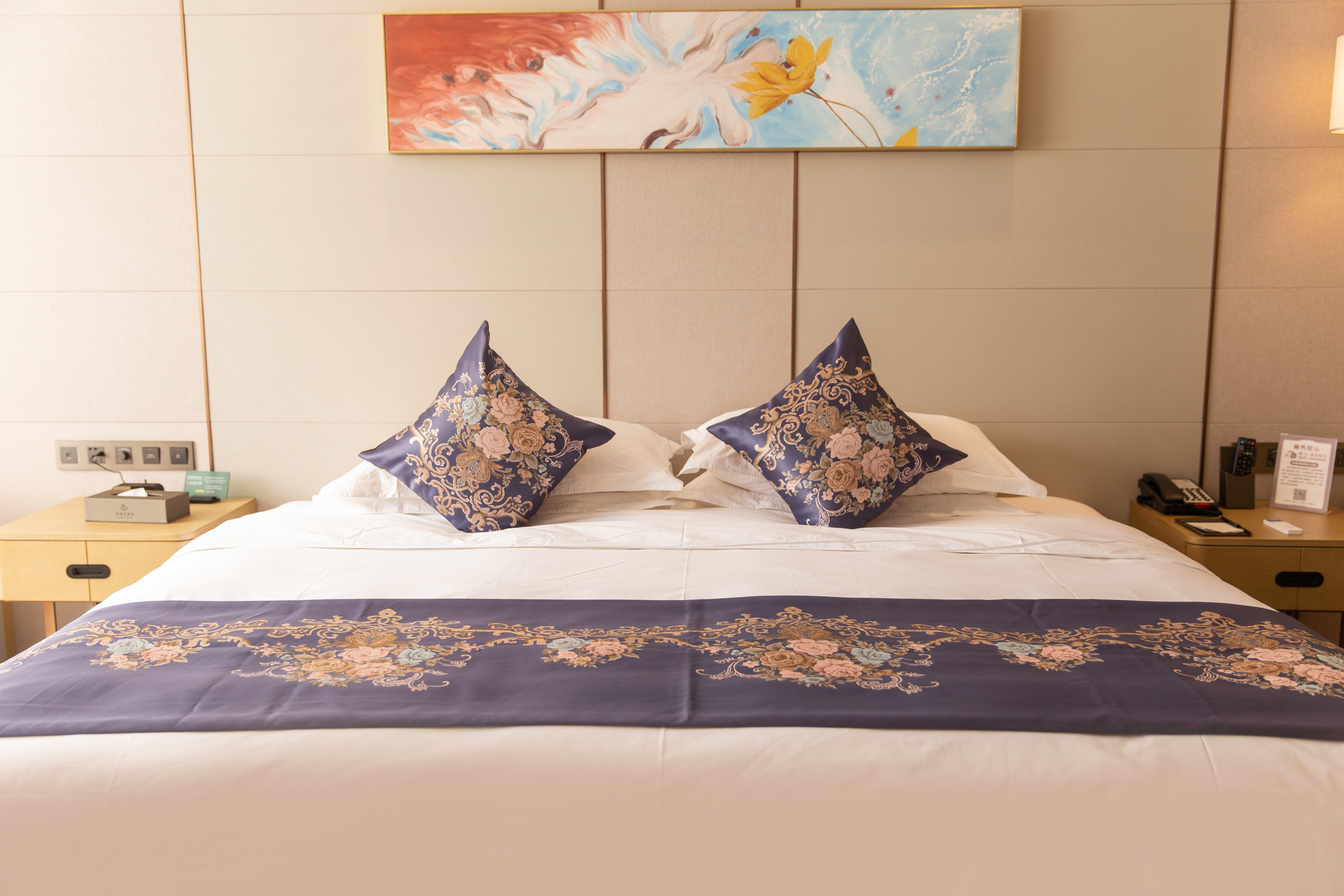 Ronghu Hotel Over view