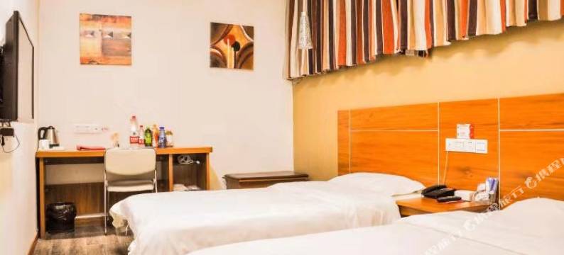 华苑轻舍酒店(沈丘东关汽车站店)图片