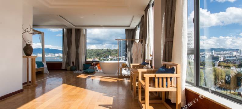 大理海天一色海景酒店(洱海公园兴盛大桥店)图片