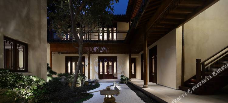 浔书坊・InkRiverside・临河设计师民宿(南浔古镇景区内百间楼店)图片