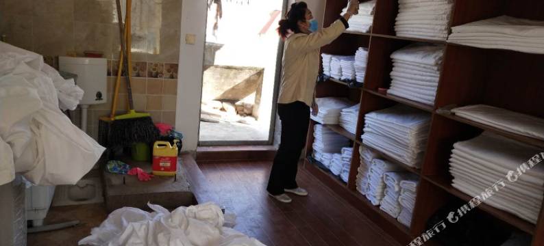 普格螺髻山秋安酒店图片