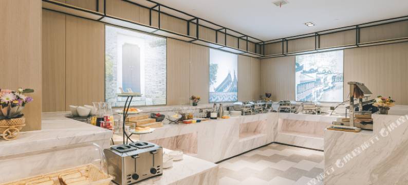 上海长宁仙霞路亚朵酒店图片