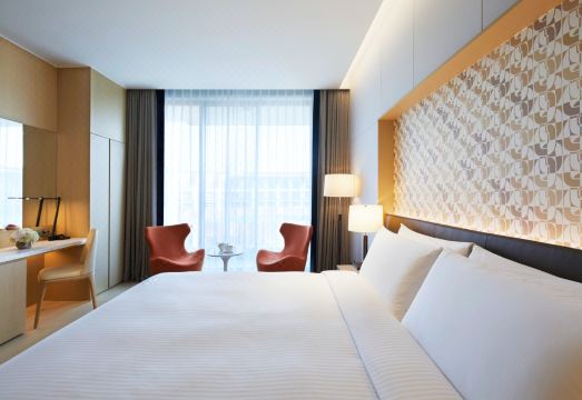 Landing Jeju Shinhwa World Hotels & Resorts Hotel Overview