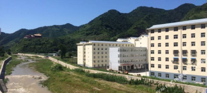 合百丽商务酒店(柞水杏坪中学店)图片