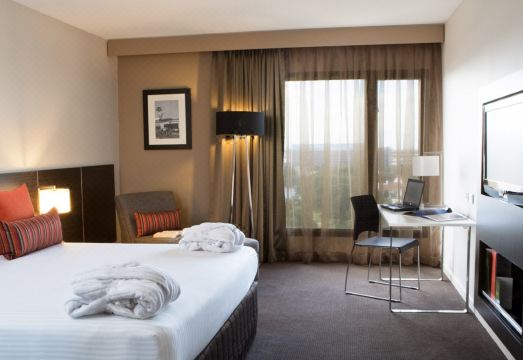 Novotel Sydney International Airport Hotel Overview