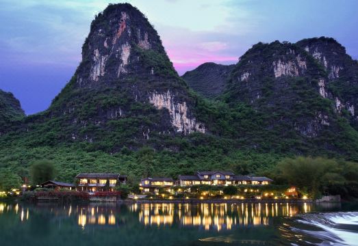 胜地酒店（阳朔十里画廊遇龙河店）外景图