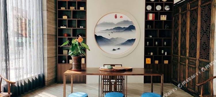 素柏·云酒店(鞍山火车站市中心第十五中学店)图片