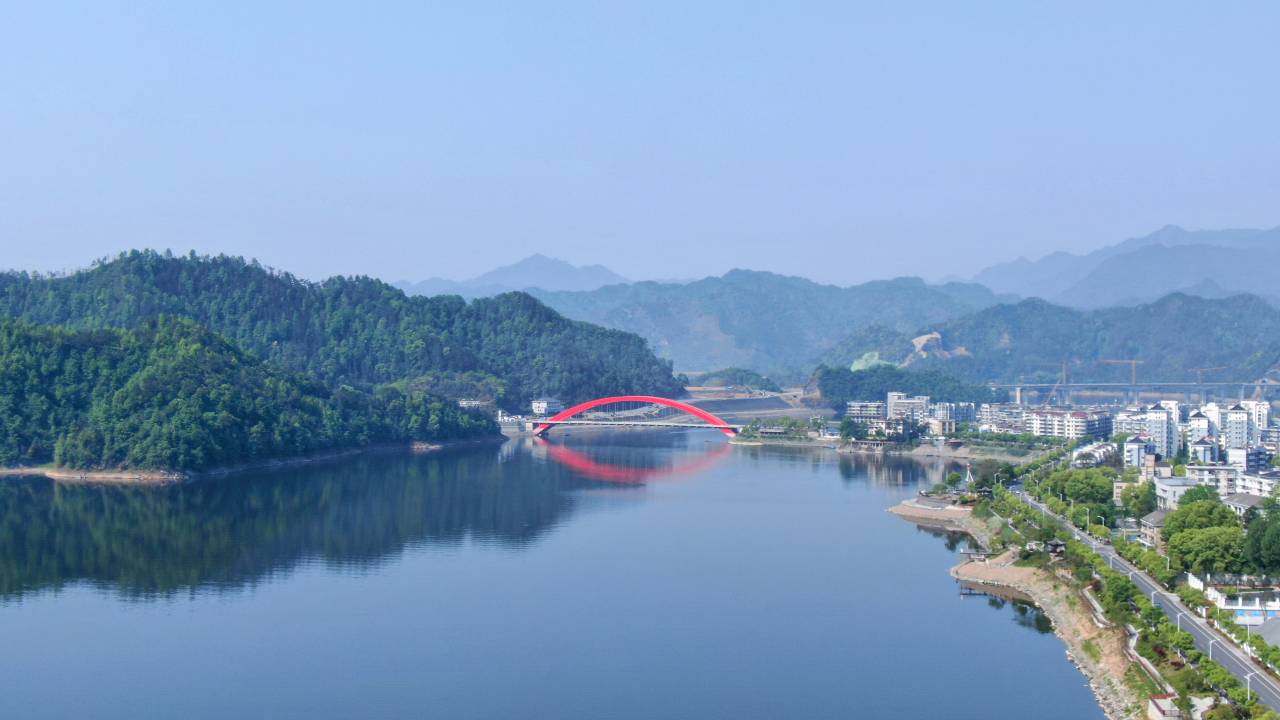 花筑·常清居 | Lake Fantasy 亲子度假·冲浪泳池美墅(千岛湖店)图片