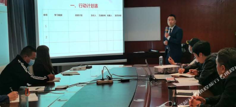 西安和平假日酒店(阿房宫南地铁站吾悦广场店)图片