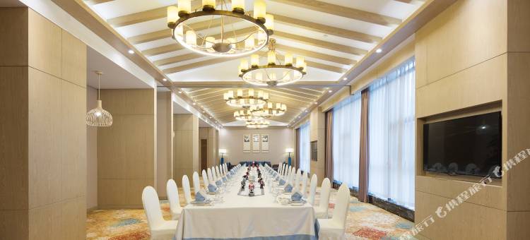 万绿城铂瑞兹酒店(安顺古城历史文化街区大润发店)图片