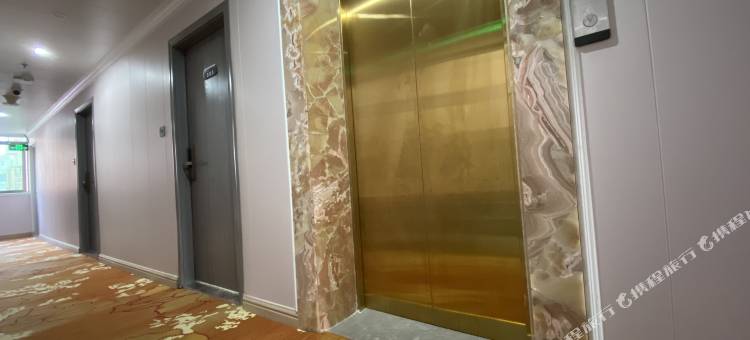 小岛精品公寓(罗定大润发店)图片