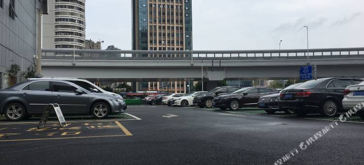 璞尔曼国际酒店 (赣州万象城店)图片