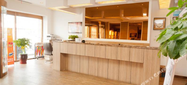 爱尊客精品酒店(东营振华商厦胜利油田中心医院店)图片