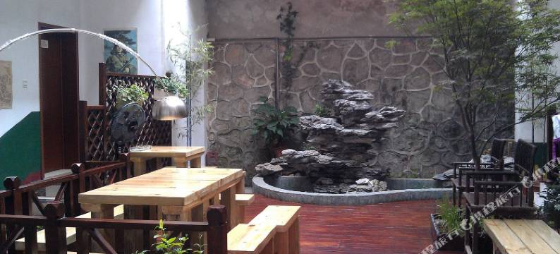 八戒青年旅舍(韶山风景区店)图片