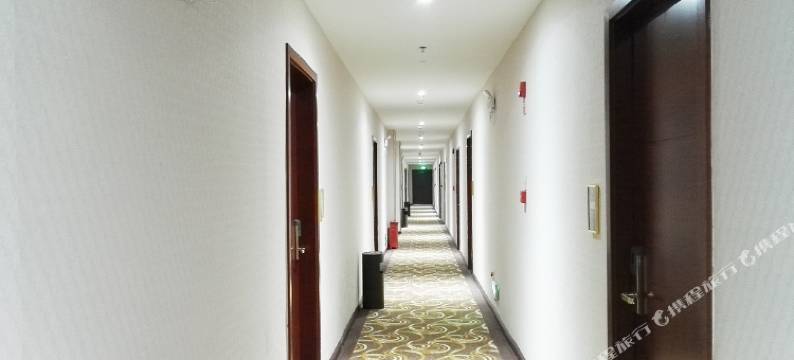 镇宁华运大酒店(黄果树大道店)图片