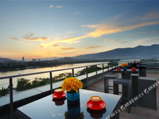 【新品推荐】肇庆星酒店1晚,毗邻风景秀丽的肇庆市七星岩湖畔,超炫的
