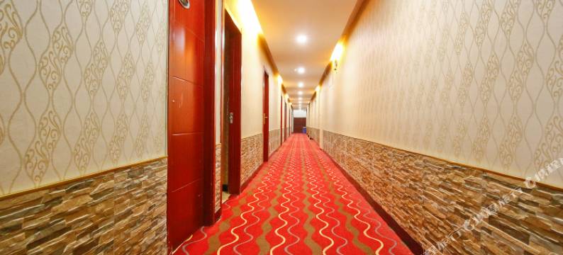 吉月酒店(西安东大街大差市地铁站店)图片