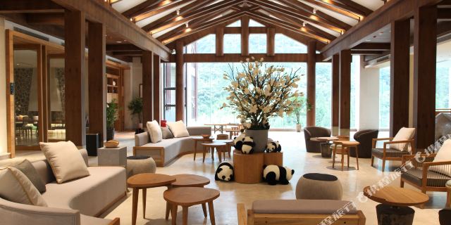 峨眉山七里坪半岛酒店(原熊猫驿站)1晚 双人早餐【峨眉新宠!