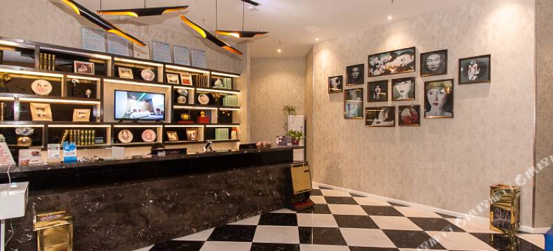 一半一半主题酒店(无锡洛社哥伦布广场店)图片