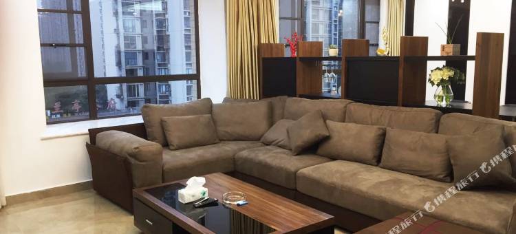 成都熊猫基地春熙路宽窄巷子新装高档地铁四房普通公寓图片