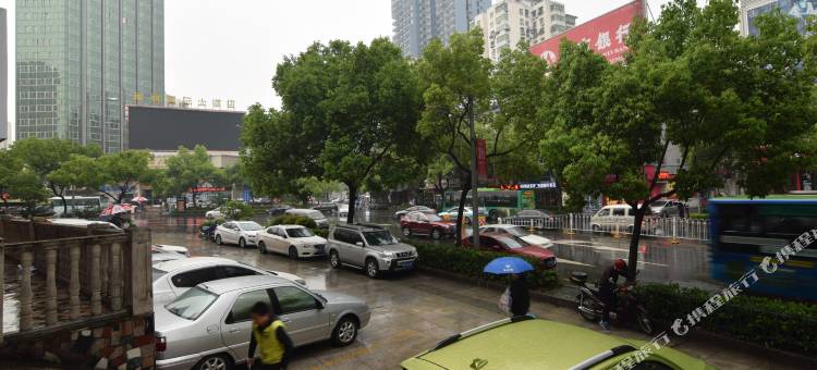 途客轻居酒店(十堰东风总医院店)图片