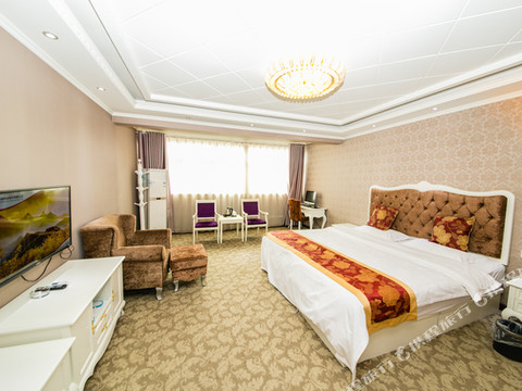 尉氏苏元春天假日酒店