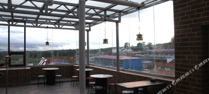 坝上云里客栈图片