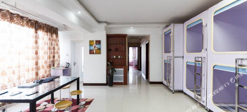 兰州西域太空舱青年旅舍(张掖路步行街店)图片