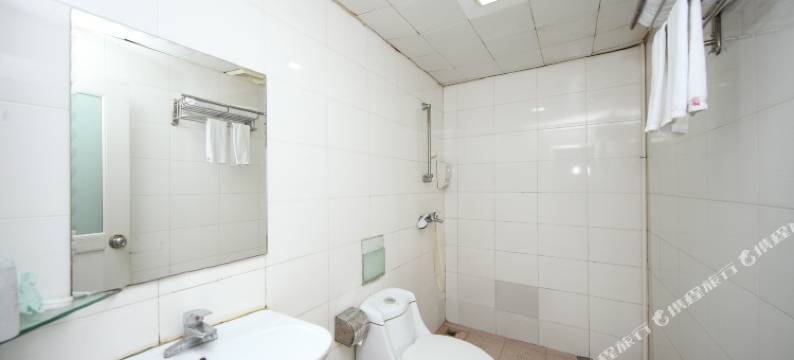 合罗轻酒店(广州大沙地地铁站店)图片