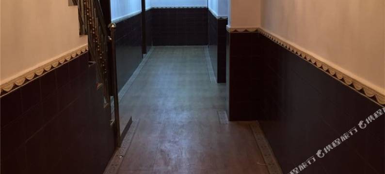 松潘雄察仓藏式客栈图片