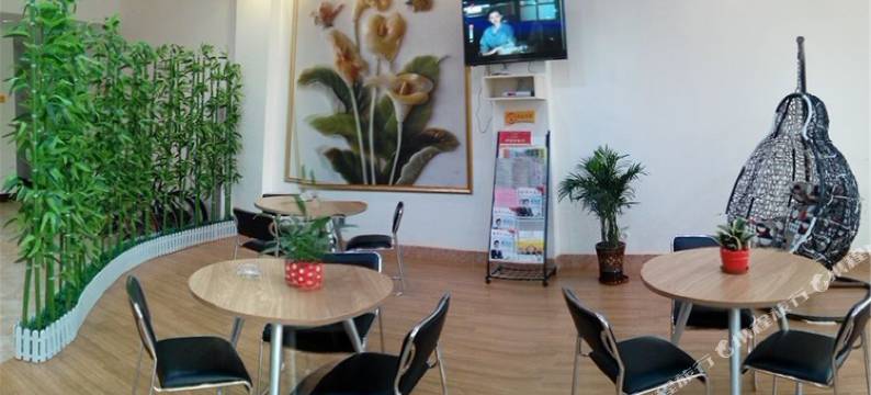 桂平金燕子主题酒店图片