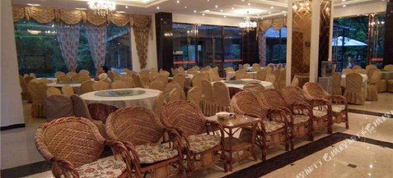 峨眉山伏虎山庄图片