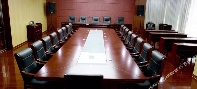 龙圣商务酒店(南通如皋长江镇店)图片