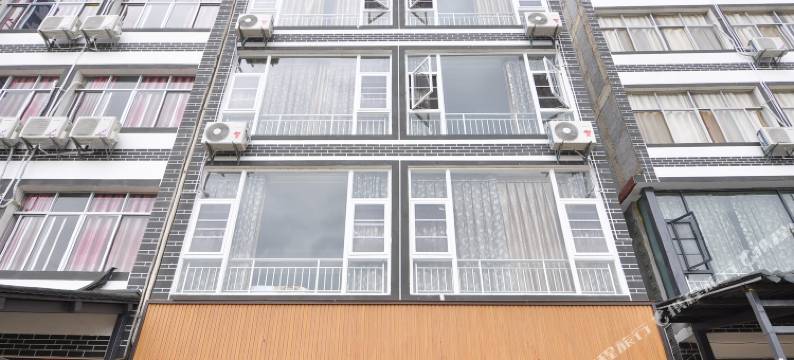 澄江禄充水边小筑图片