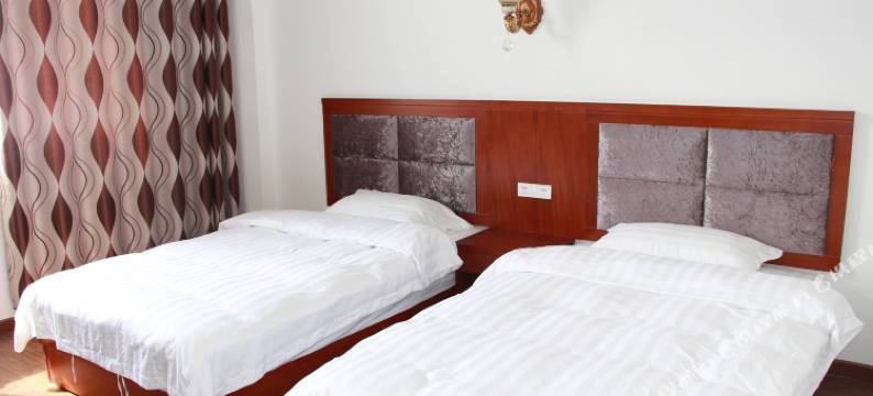 薄刀峰鹞子山庄图片