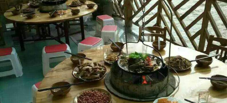 天堂寨栖于山寨民宿图片