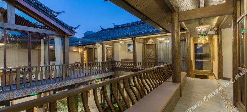 Accompany·艺束 | 山衔落日寻新中式设计庭院(束河古镇店)图片