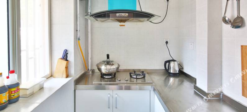 青岛栈桥劈柴院有格调两居室公寓图片