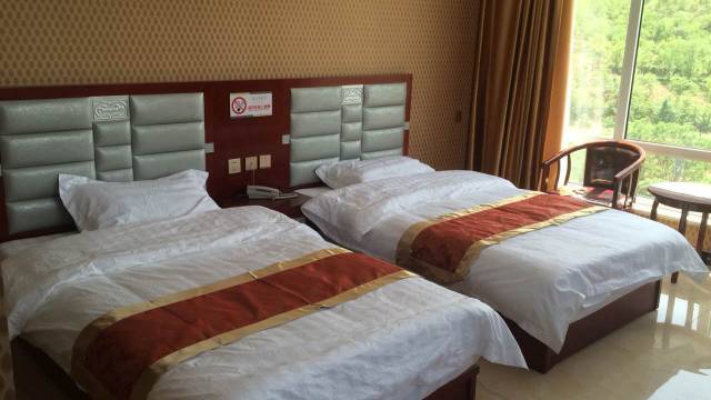 易县紫越轩农家院