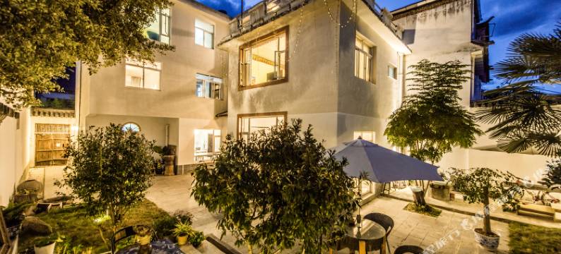 大理古城云再庭院客栈图片